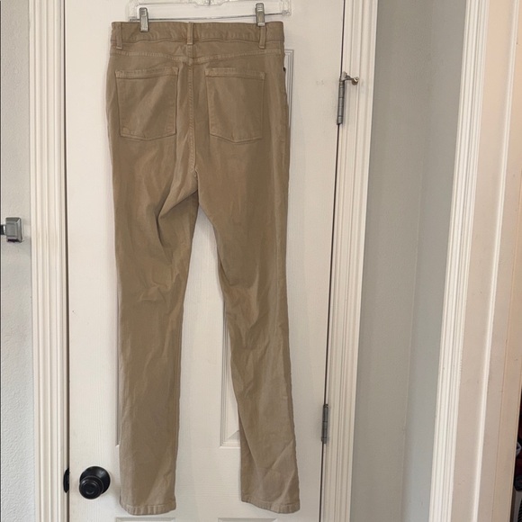 L.L. Bean Women’s Khaki Jeans in Classic Fit - Picture 4 of 5